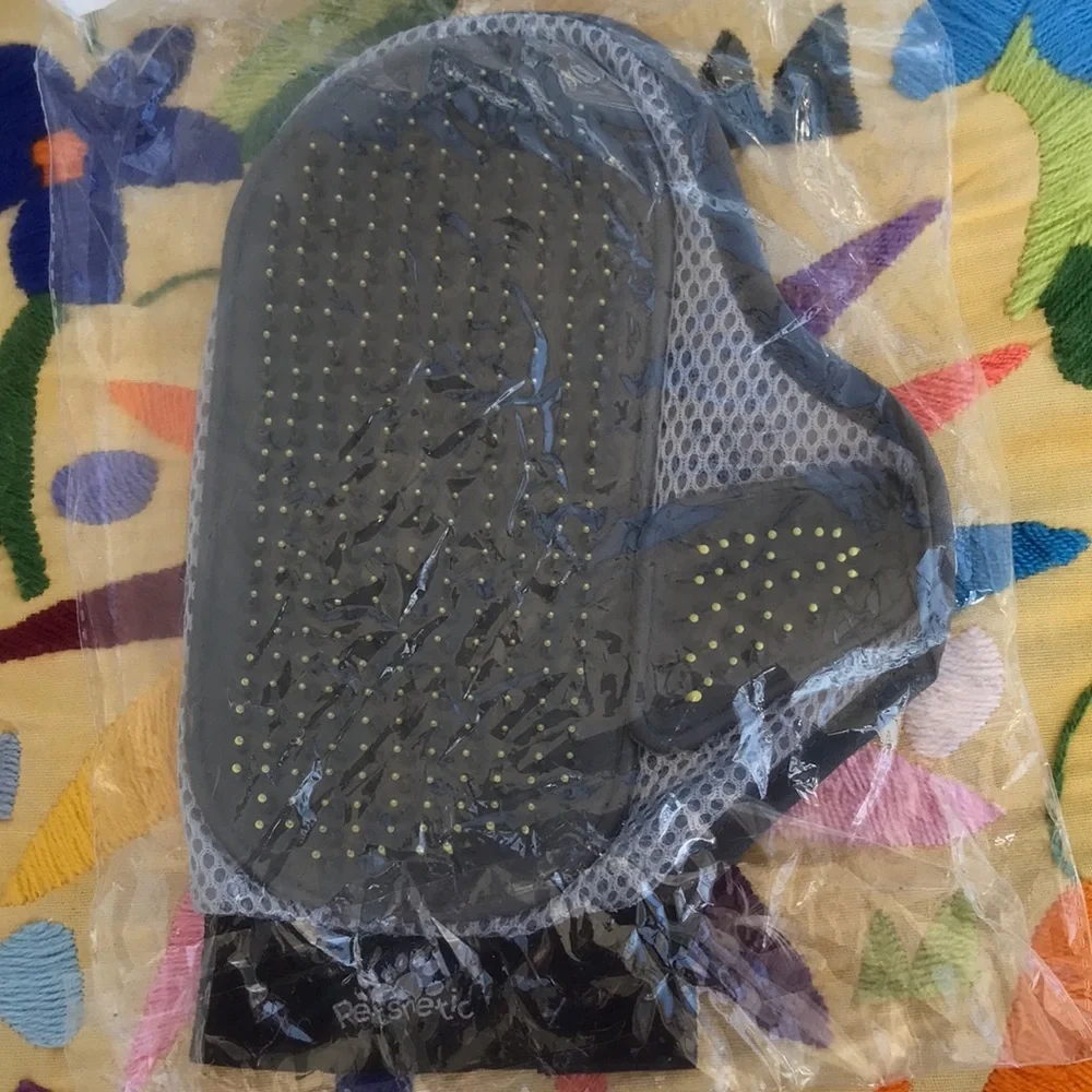 Dog Grooming Glove -New in Package by Petsnetic